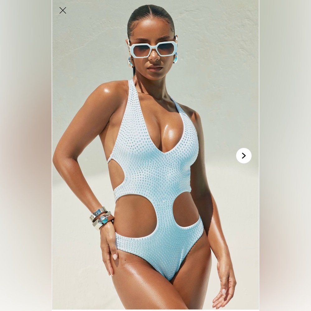Fashion Nova White Cutout One-Piece Swimsuit women’s size medium